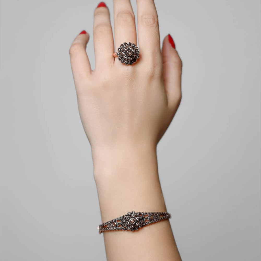 manchette et bague fleur 